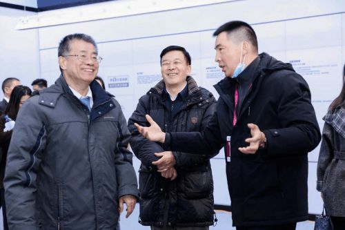 ”系列隐藏式晾衣架惊艳世界设计舞台k8凯发网站格峰亮相乌镇盛会“极光(图8)