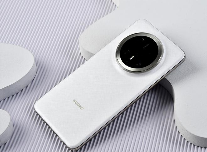 经受暴力测试结果把我看傻了！凯发k8登录华为Mate70(图3)